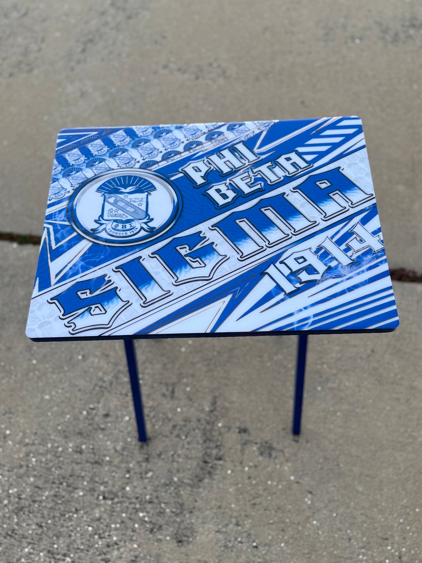 Custom Tray Table